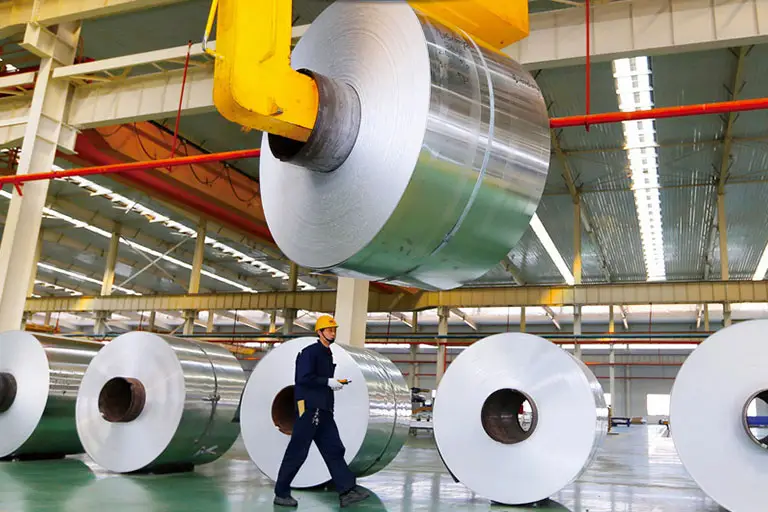 Рулонная алюминиевая пищевая фольга